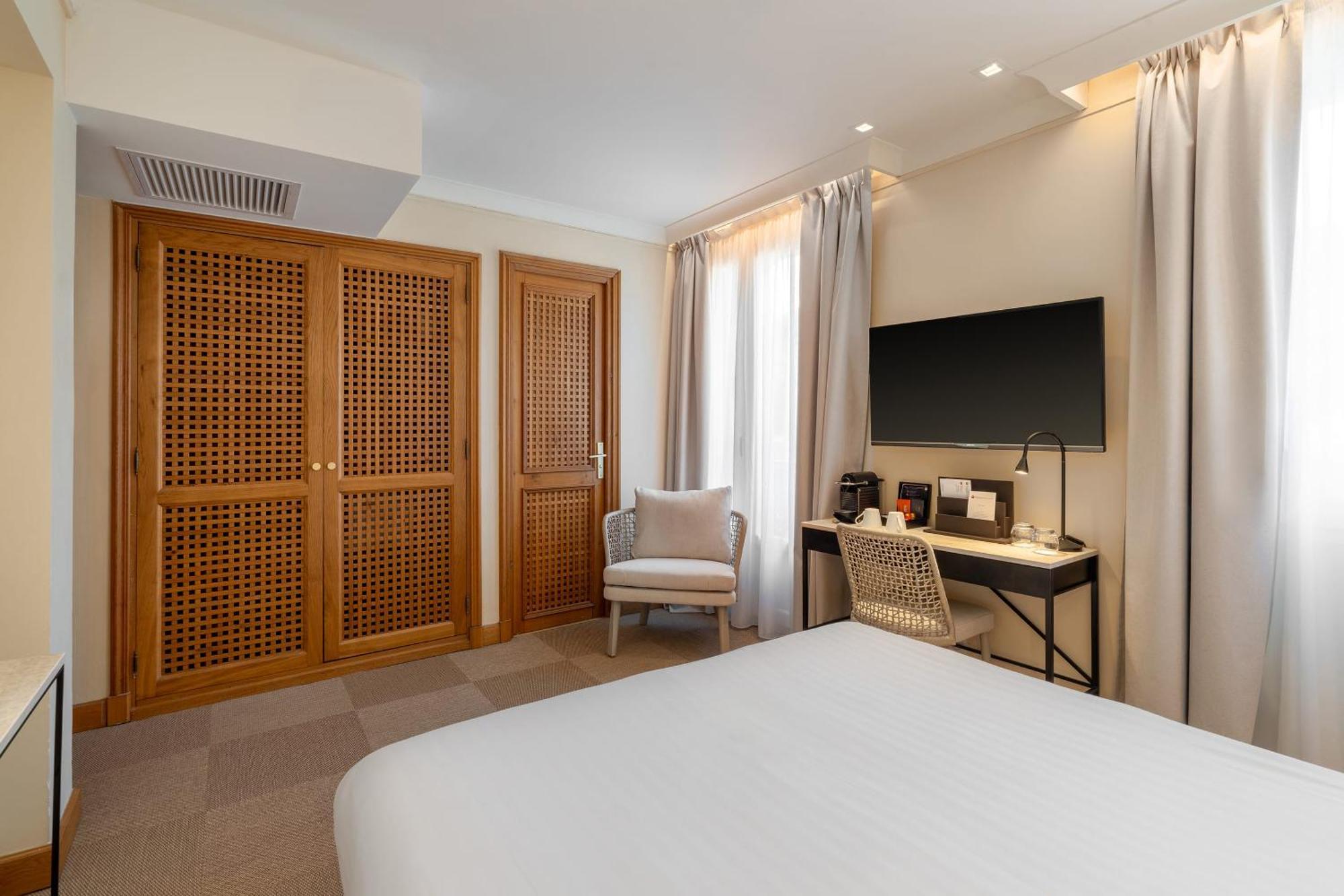 Superior Double Room Hill View